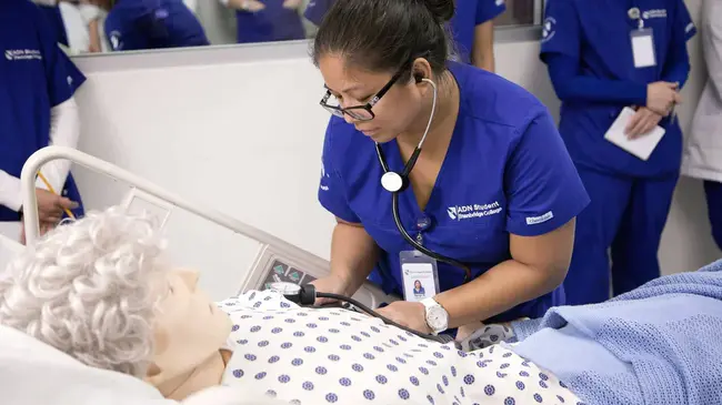 Certified Registered Nurse Anesthetist : 注册护士麻醉师