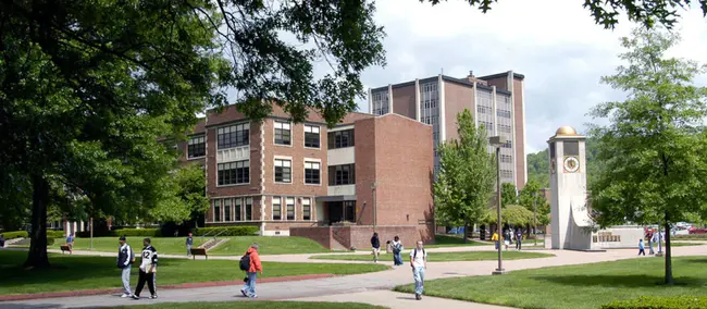 Virginia Western Community College : 维吉尼亚西部社区学院