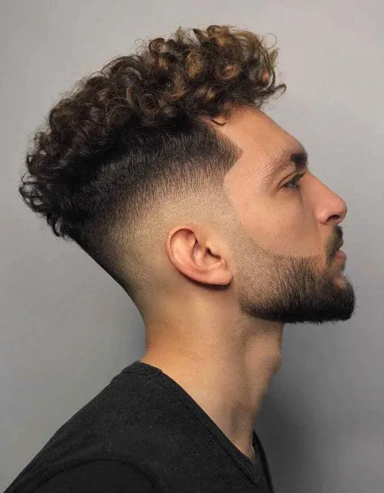 Behind Chino : 在Chino后面