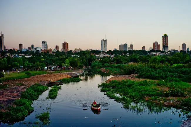 Paraguay : 巴拉圭