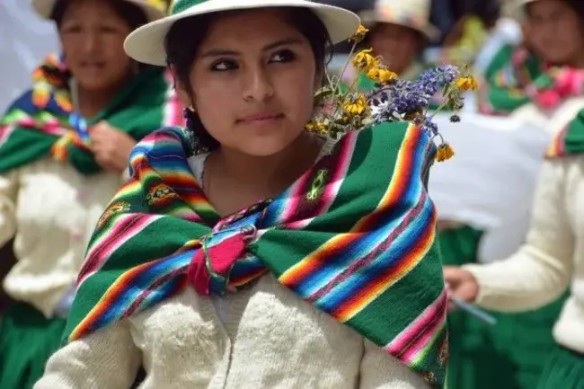 Bolivian Stock Exchange : 玻利维亚证券交易所