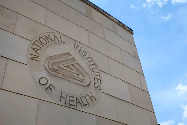 National Institutes of Health : 国家卫生研究院