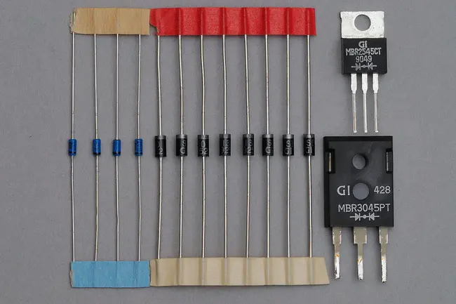 Schottky Barrier Diode : 肖特基势垒二极管