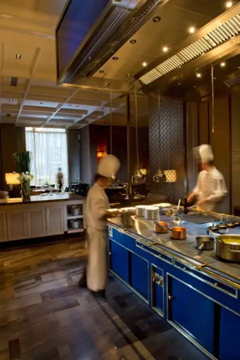 Chefs International, Inc. : 国际厨师公司