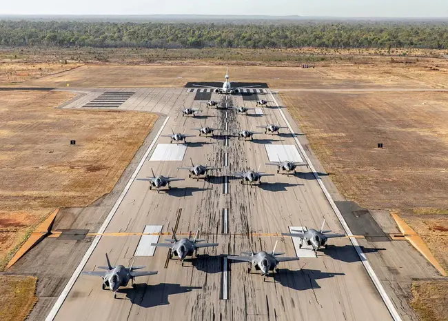 Air Defense Laboratory : 防空实验室