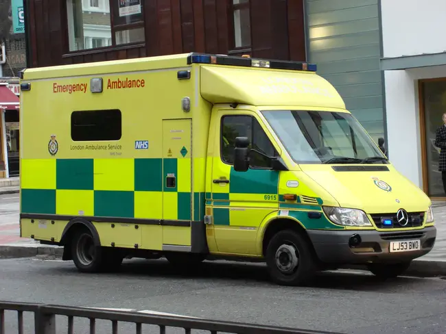 Ambulance : 救护车