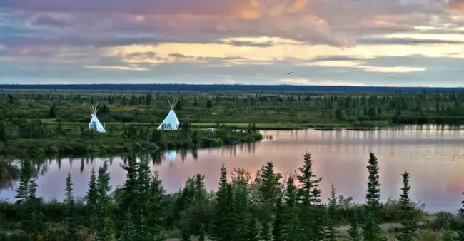 Deline, NorthWest Territories, Canada : 加拿大西北地区德莱恩