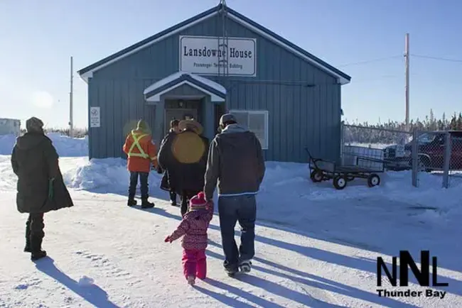 Lansdowne House Airport, Lansdowne House, Ontario, Canada : 加拿大安大略省Lansdowne House Lansdowne House机场