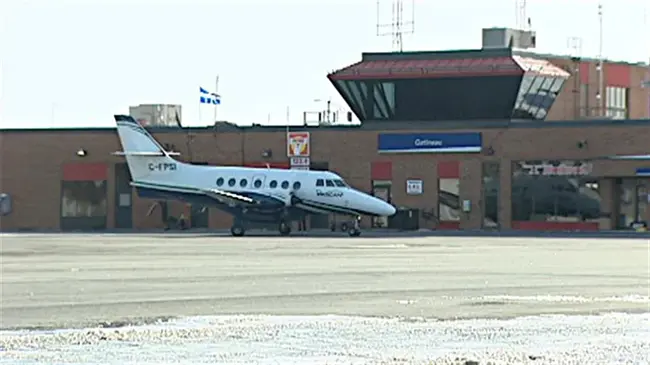 Gatineau Airport, Gatineau/ Hull, Quebec, Canada : 加蒂诺机场，加蒂诺/赫尔，魁北克，加拿大