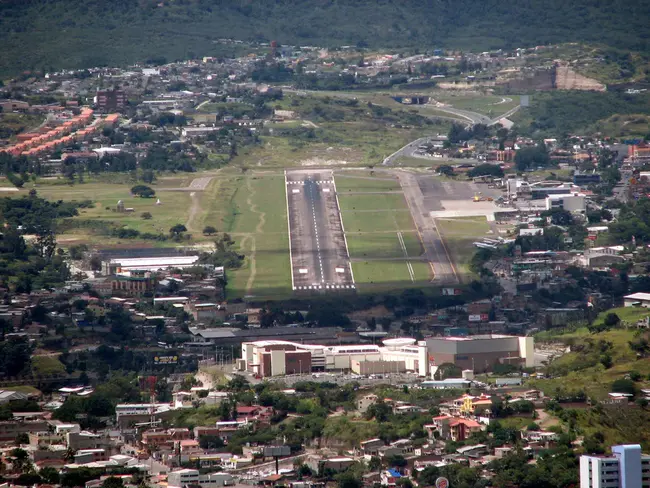 Tegucigalpa Toncontin Airport, Tegucigalpa, Honduras : 特古西加尔巴通孔廷机场, 特古西加尔巴, 洪都拉斯