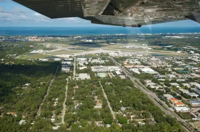 Naples Municipal Airport , Naples, Florida USA : 那不勒斯市机场, 那不勒斯, 佛罗里达州 美国