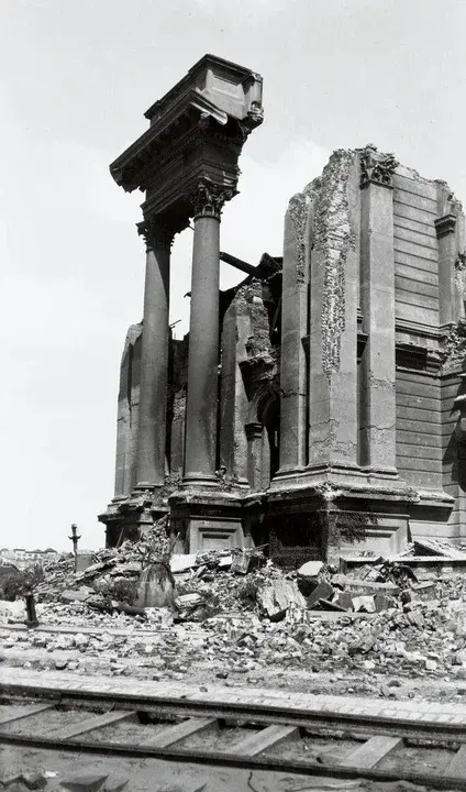 First Republic Bank of San Francisco : 旧金山第一共和银行