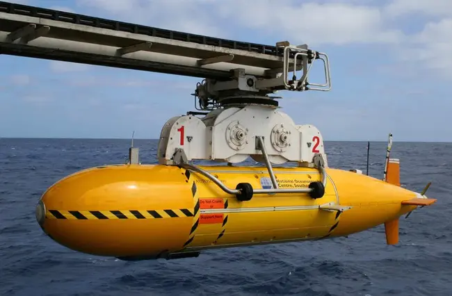 Autonomous Underwater Vehicle : 自主水下航行器