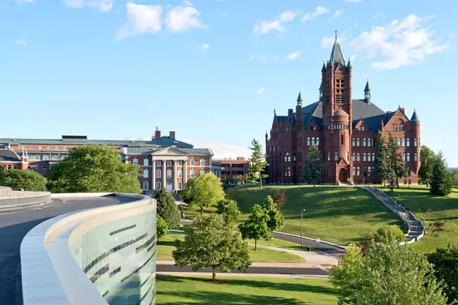 Syracuse University : 锡拉丘兹大学