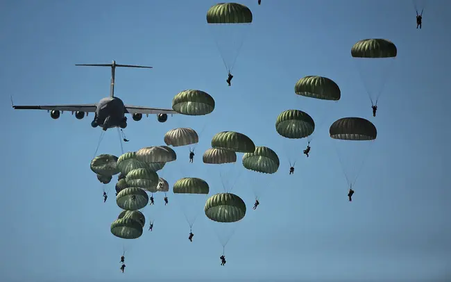 Airborne Support Equipment : 机载支援设备
