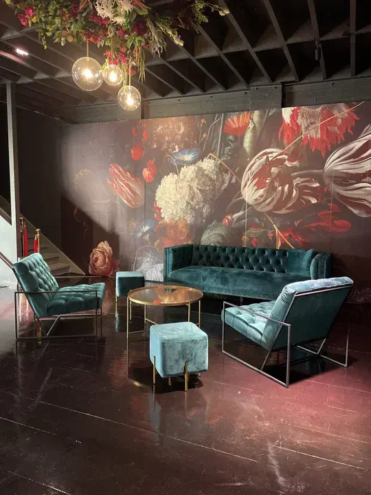 Whitestone Supply Company : 白石供应公司