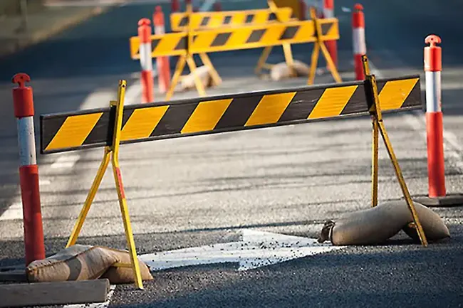 Huge Roadblock : 巨大路障