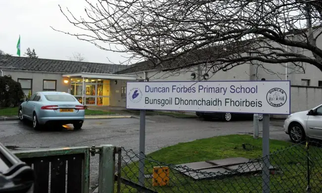 Inverness Primary School : 因弗内斯小学
