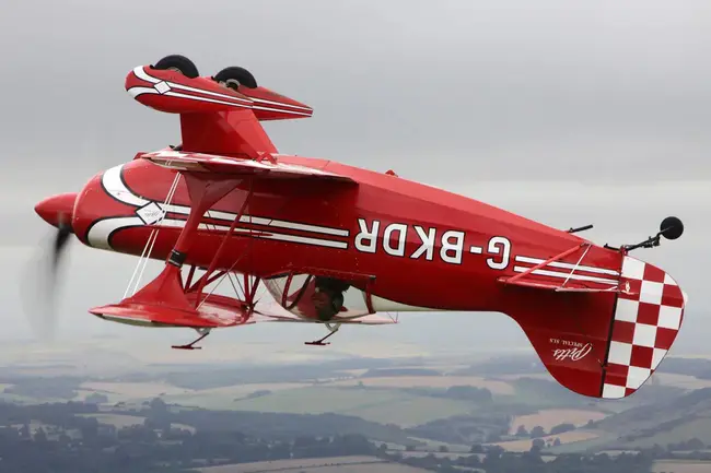 Aerobatic Inverting Rollercoaster : 特技翻转过山车