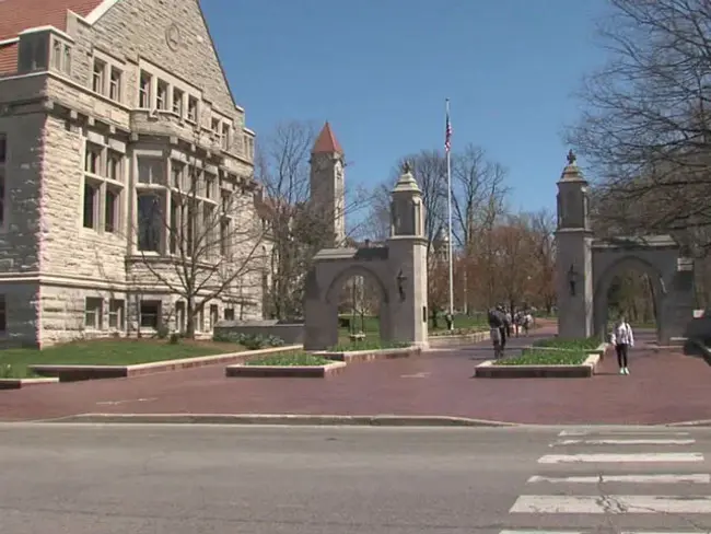 Indiana State University : 印地安那州立大学