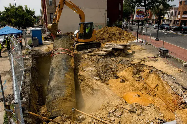 Leaking Undergound Storage Tank : 地下储罐泄漏