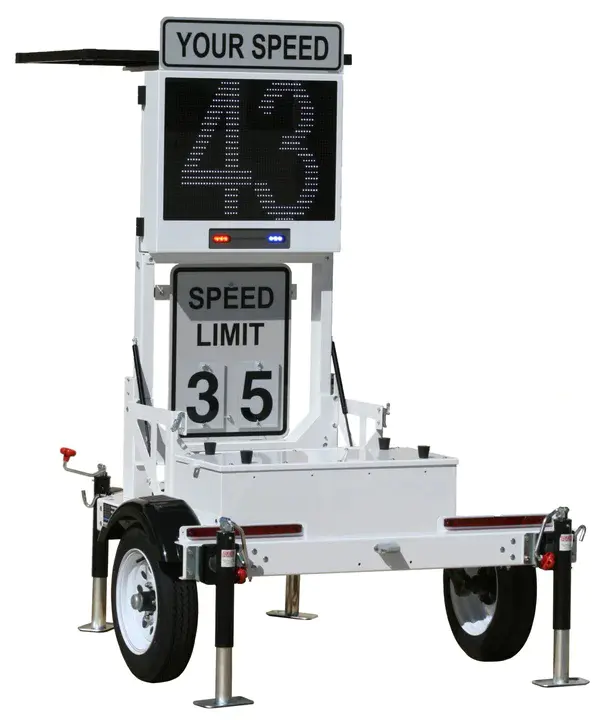 Speed Monitoring Awareness Radar Trailer : 速度监控意识雷达拖车