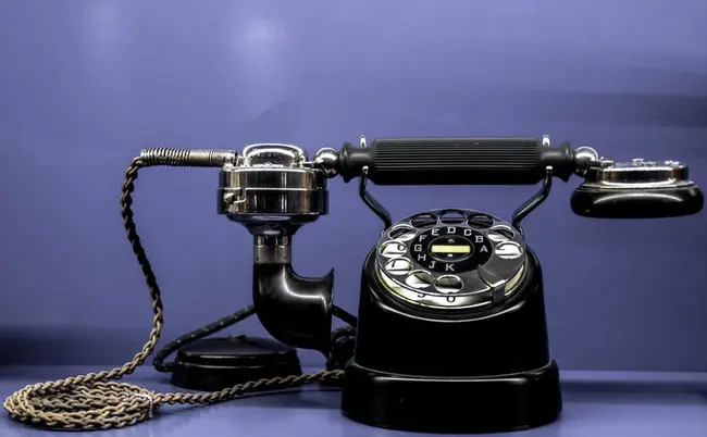 Personal Communication Telephone : 个人通信电话