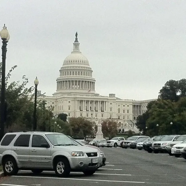 Metropolitan Washington Airports Authority : 华盛顿大都会机场管理局