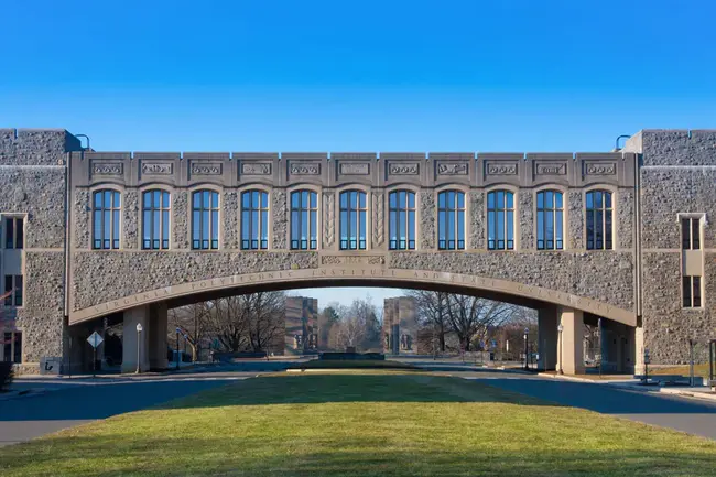 Virginia Tech : 弗吉尼亚理工大学