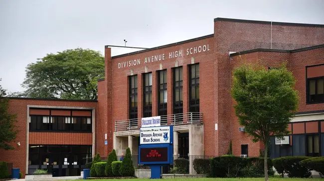 Levittown Teachers Center : 莱维敦教师中心