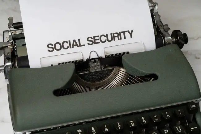 Social Security Income : 社会保障收入
