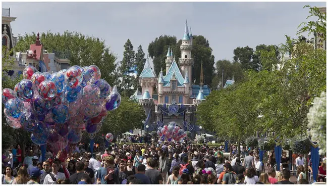 Disneyland After Dark : 天黑后迪斯尼乐园