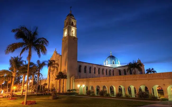 San Diego State University : 圣地亚哥州立大学