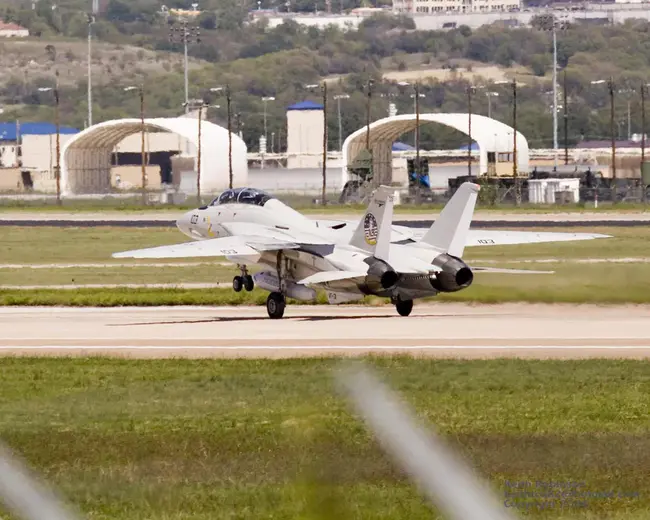 Lakehurst Naval Air Station : 莱克赫斯特海军航空站