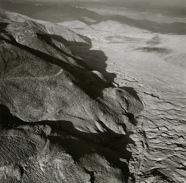 Mount St. Helens : 圣海伦斯山