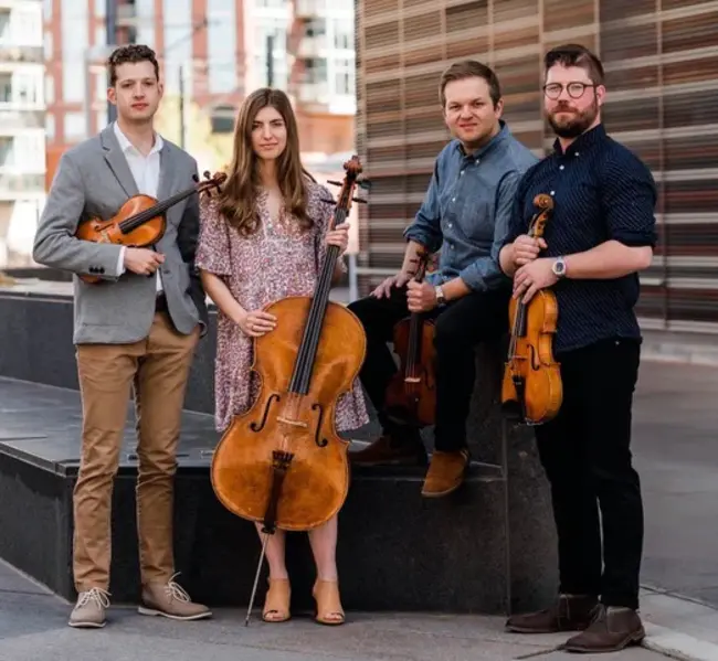 New Plainsmen Quartet : 新的平民四重奏