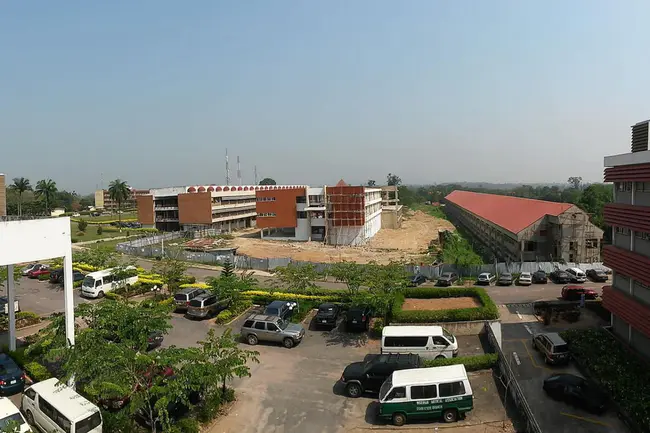 Obafemi Awolowo University : 沃洛沃大学