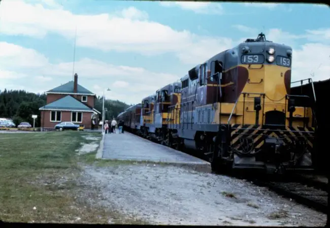 Algoma Central & Hudson Bay Railway : 阿尔戈马中央和哈德逊湾铁路