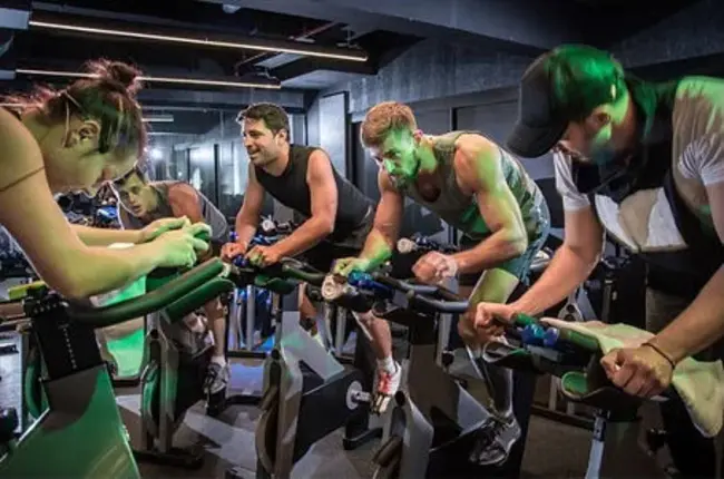 Indoor Cycling : 室内自行车运动