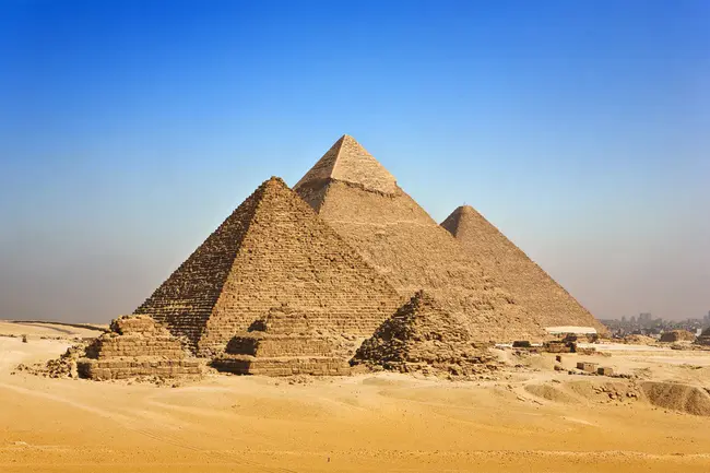 Pyramid : 金字塔