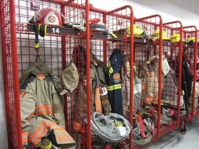 Senior Chief Fire Controlman : 高级消防队长