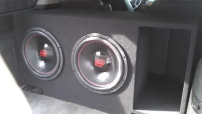 Compressed Audio For Vehicle Entertainment : 用于车辆娱乐的压缩音频