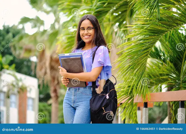 University Young Women : 大学女生