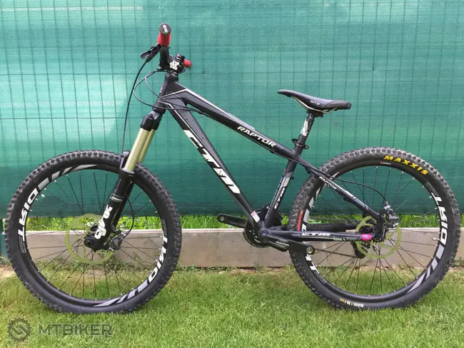 Rear Axle : 后轴
