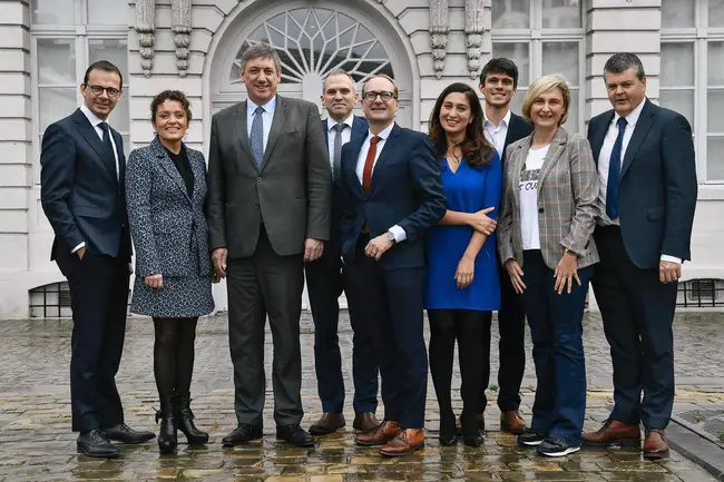 Vlaamse Liberalen en Democraten : 弗拉芒自由党和民主党