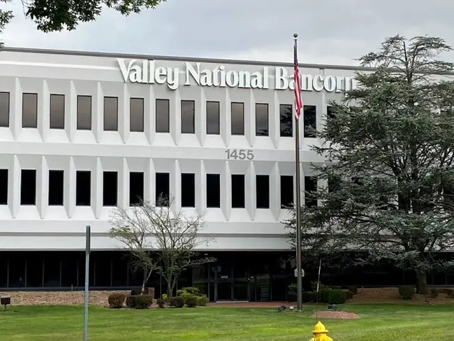 Valley National Bank : 山谷国家银行