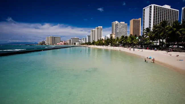 Waikiki Beach : 威基基海滩