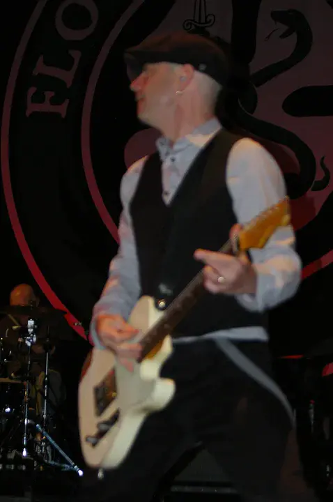 FM-97.3, New Bedford, Massachusetts : FM-97.3，马萨诸塞州新贝德福德