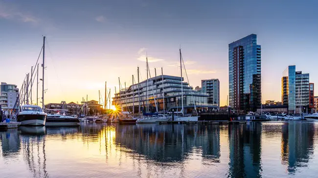 Portsmouth, England : 英国朴茨茅斯