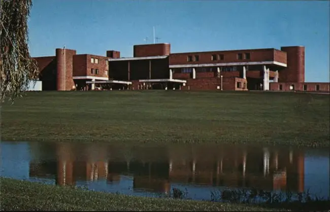 Watertown Memorial Hospital : 水城纪念医院